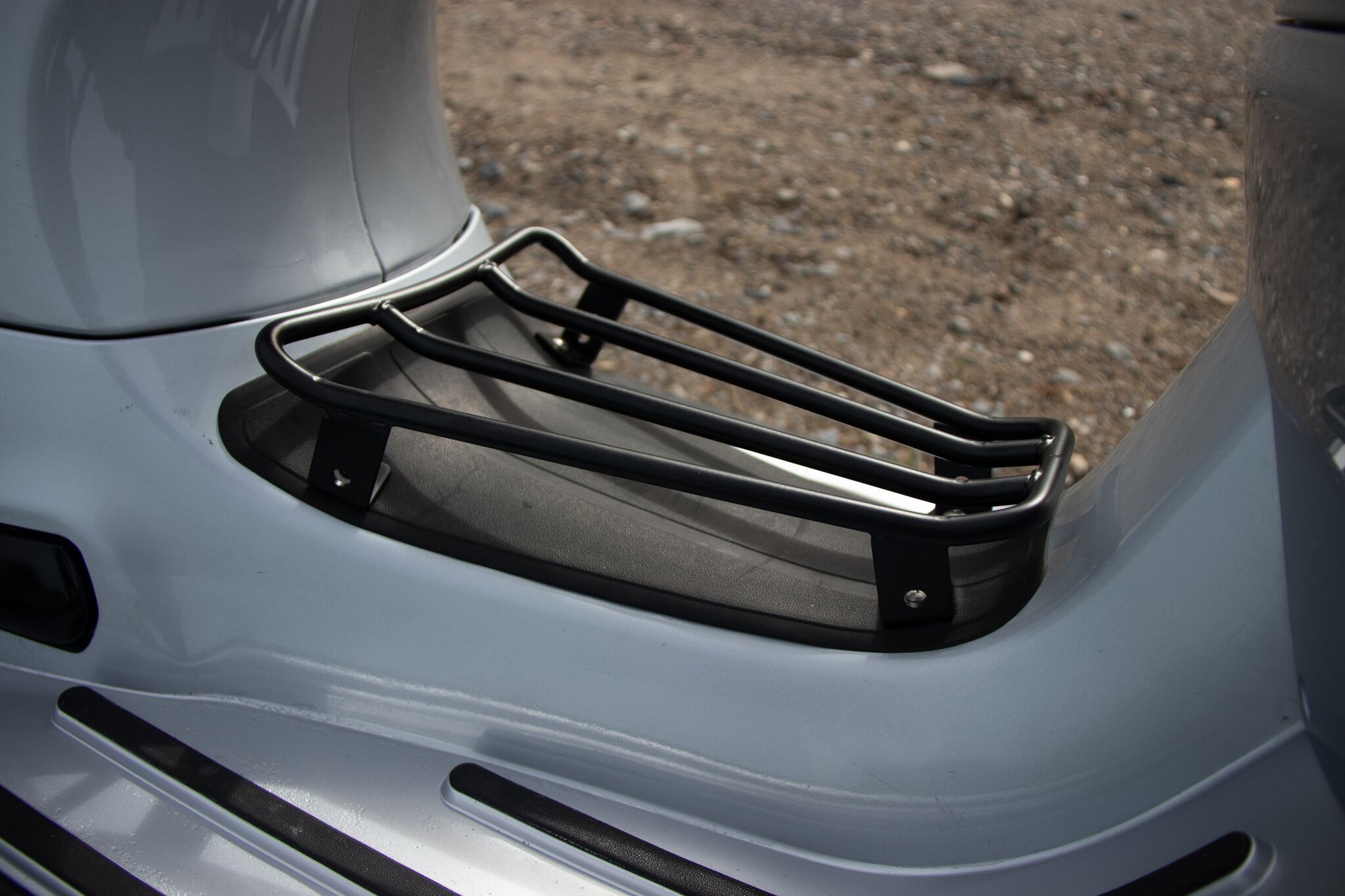 Luggage carrier, black matt, for step-through for Vespa GTS
