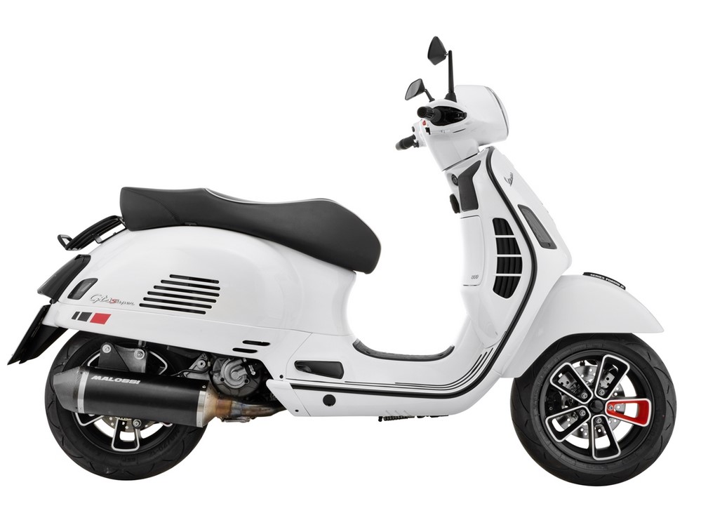 Rear luggage rack 70's for Vespa GTS / GTS Super HPE 125-300 ('19-), black glossy